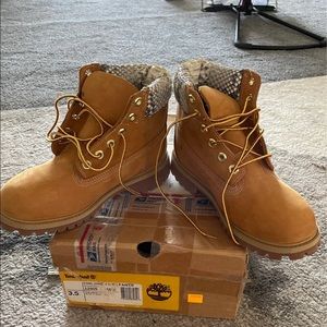 Snake skin timberland size 3.5
